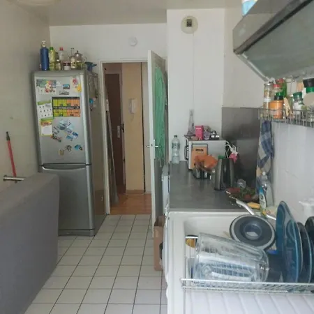 2 Pièces Proche Métro Et Commodités Maison d'hôtes *