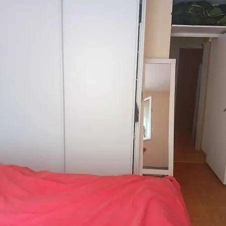 2 Pièces Proche Métro Et Commodités Clichy